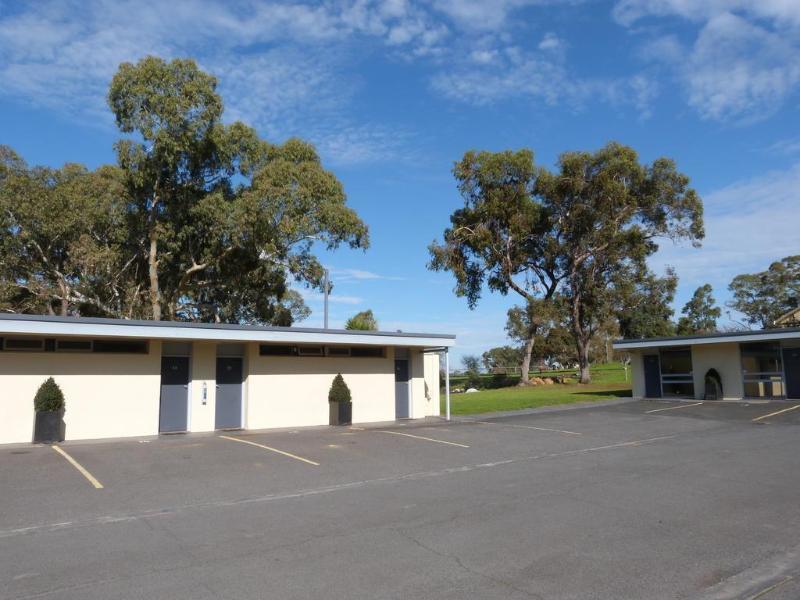 William Macintosh Motor Lodge Naracoorte Exterior photo