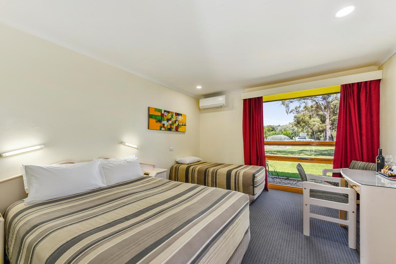 William Macintosh Motor Lodge Naracoorte Exterior photo