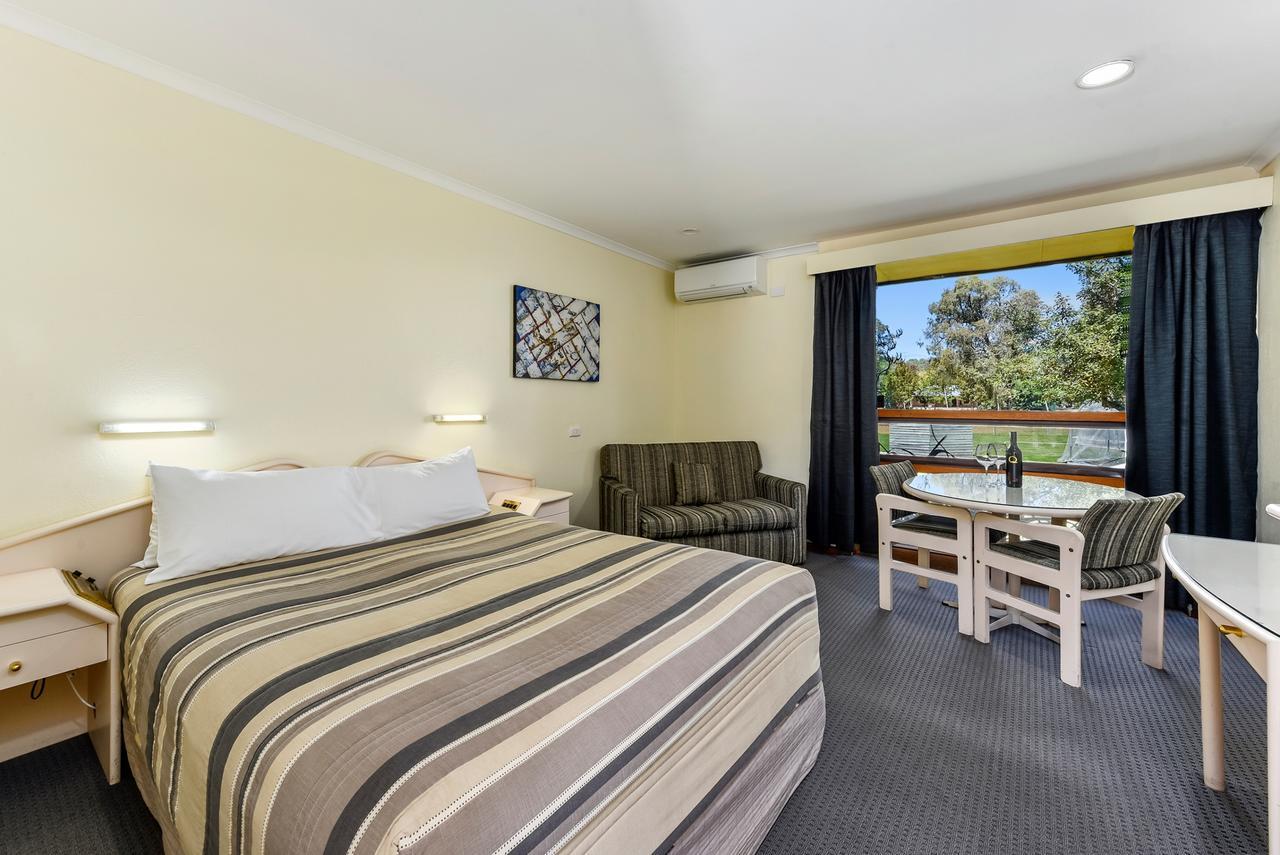 William Macintosh Motor Lodge Naracoorte Exterior photo